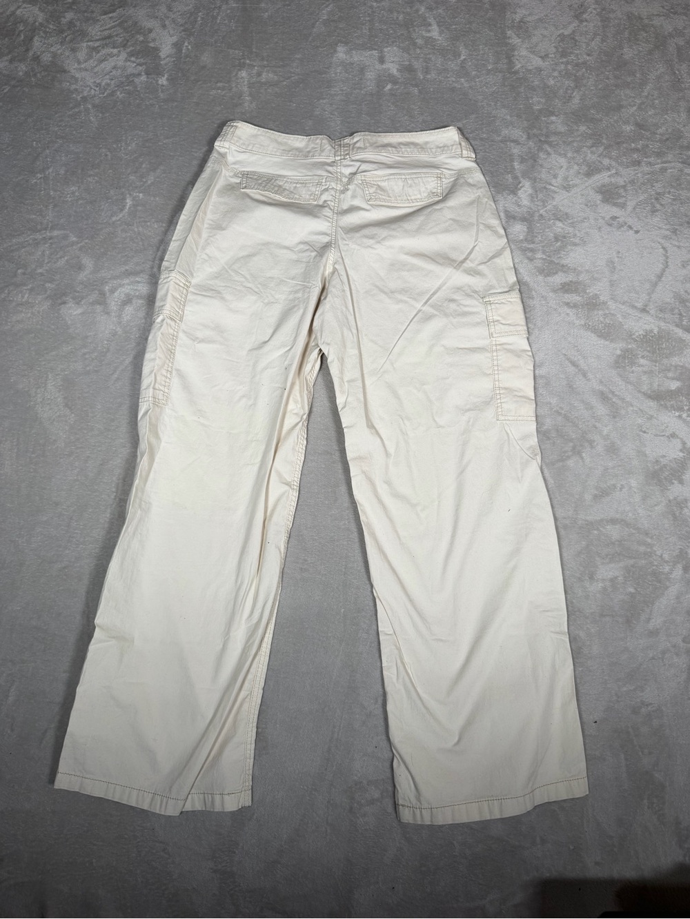 Hollister Cream Wide-Leg Cargo Pants - Picture 3 of 6